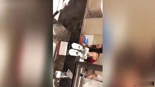 推特泄密调教网红骚逼花钱就是玩刺激